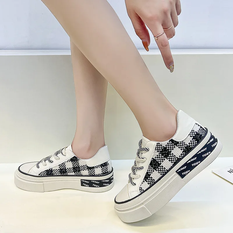 Students Autumn New Sneakers Women Thick Sole Invisible Height Increased Canvas Shoes High Quality Girls Casual Sports Shoes 
Students Autumn New Sneakers Women Thick Sole Invisible Height Increased Canvas Shoes High Quality Girls Casual Sports Shoes