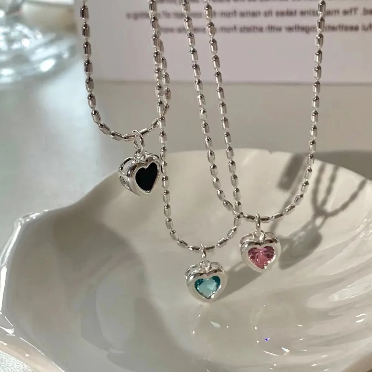 Colorful Zircon Heart Pendant Necklaces for Women Fashion Light Luxury Chain Necklace Y2K Girls Summer Jewelry Couple Gifts
Colorful Zircon Heart Pendant Necklaces for Women Fashion Light Luxury Chain Necklace Y2K Girls Summer Jewelry Couple Gifts