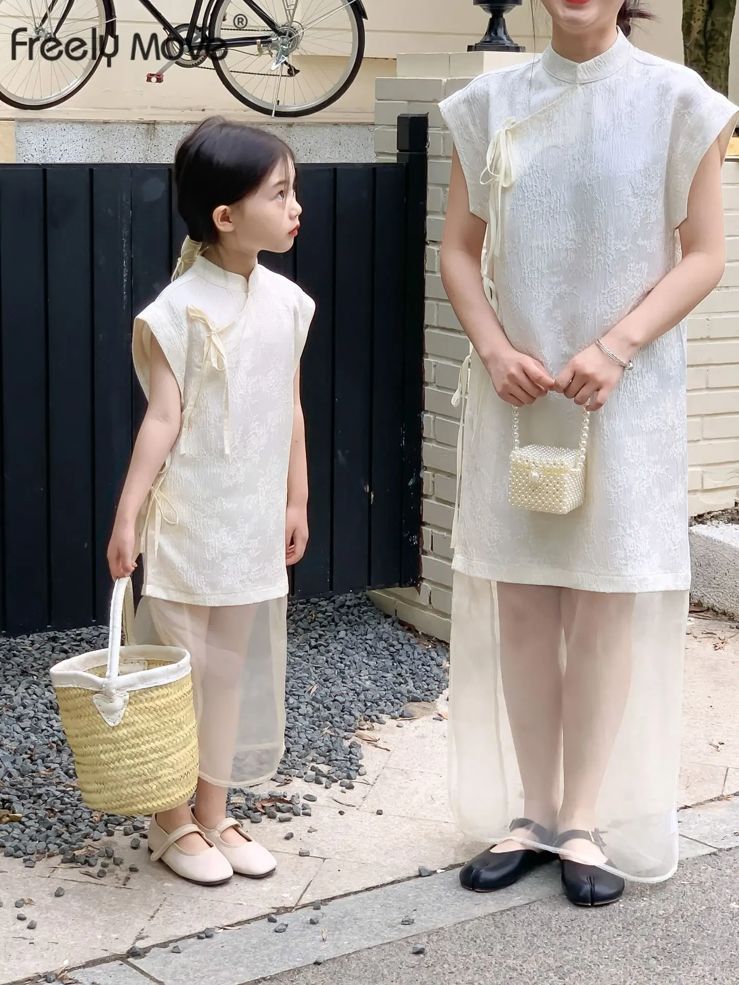 Mom and Daughter Dress Family Matching Clothes Sleeveless Tulle Aline Dress for Mother Daughter Mommy Clothes
Mom and Daughter Dress Family Matching Clothes Sleeveless Tulle Aline Dress for Mother Daughter Mommy Clothes