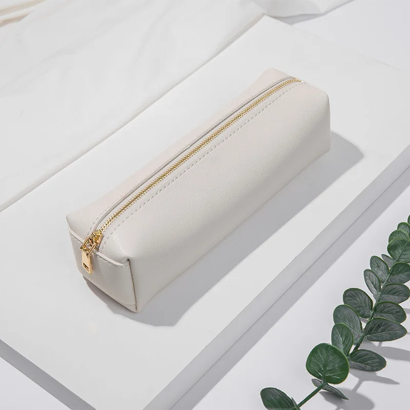 Ins Style Pencil Bag Fountain Pen Holder Case Handmade Leather Pen Case Pen Protective Cover Student Stationary Office Supplies
Ins Style Pencil Bag Fountain Pen Holder Case Handmade Leather Pen Case Pen Protective Cover Student Stationary Office Supplies