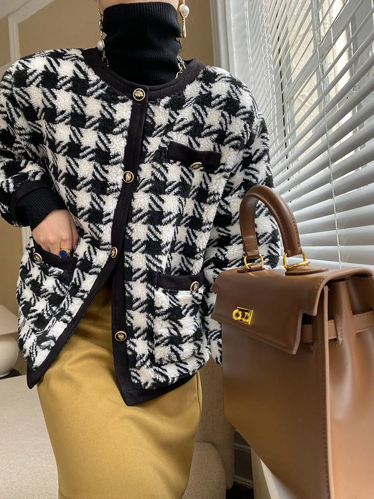 Loose Fit Black Plaid Thick Big Size Elegant Woolen Coat Parkas New Long Sleeve Women Fashion Autumn Winter 2022 K054
Loose Fit Black Plaid Thick Big Size Elegant Woolen Coat Parkas New Long Sleeve Women Fashion Autumn Winter 2022 K054