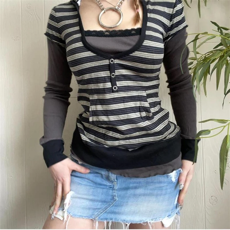 Y2k Women T Shirt Grunge Aesthetic Square Collar Lace Patchwork Long Sleeve Tops 2000s Fairycore Clothes Streetwear
Y2k Women T Shirt Grunge Aesthetic Square Collar Lace Patchwork Long Sleeve Tops 2000s Fairycore Clothes Streetwear