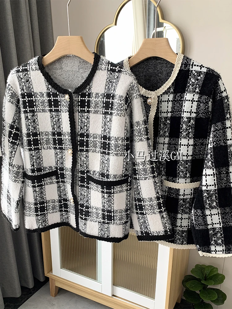 Vintage Black White Contrast Color Plaid Jacket Coat O-neck Baggy Long Sleeve Outer Single Pearl Button Outerwear Elegance Chic
Vintage Black White Contrast Color Plaid Jacket Coat O-neck Baggy Long Sleeve Outer Single Pearl Button Outerwear Elegance Chic