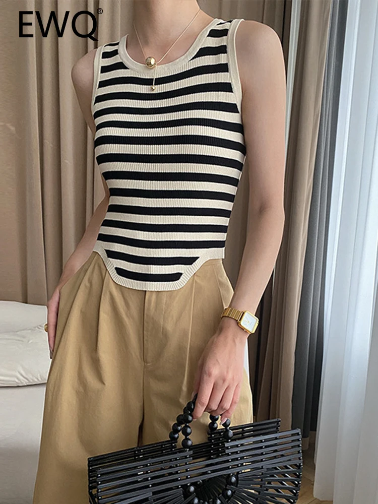 EWQ Knitting Striped Vest For Women Round Neck Sleeveless Pullover Slim Bottoming Office Lady Tops 2023 Summer New 26D3043
EWQ Knitting Striped Vest For Women Round Neck Sleeveless Pullover Slim Bottoming Office Lady Tops 2023 Summer New 26D3043