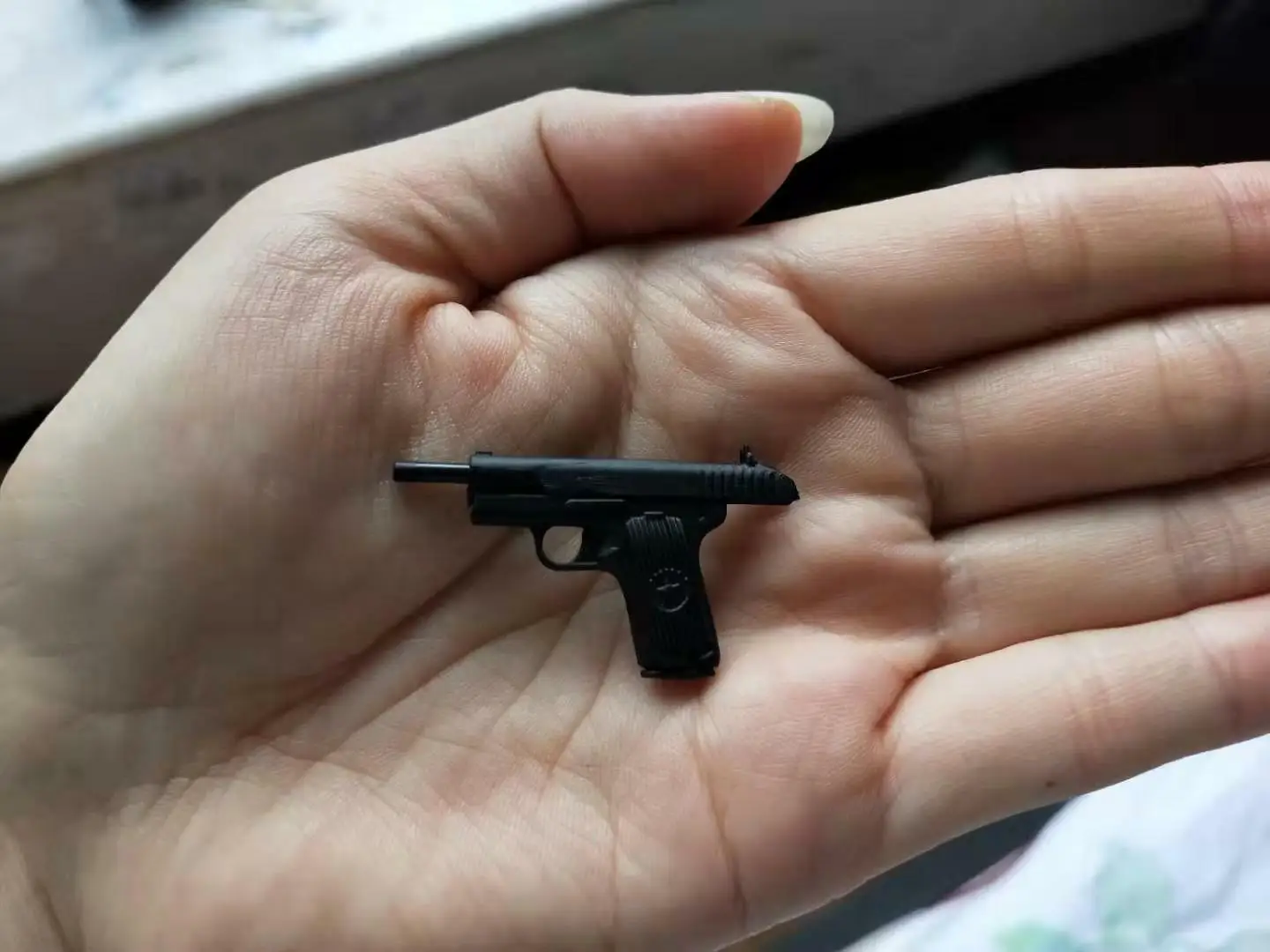 1/6 Scale Chinese 54 Type Soviet TT33 Classic Famous Gun Black Star Pistol Model
1/6 Scale Chinese 54 Type Soviet TT33 Classic Famous Gun Black Star Pistol Model