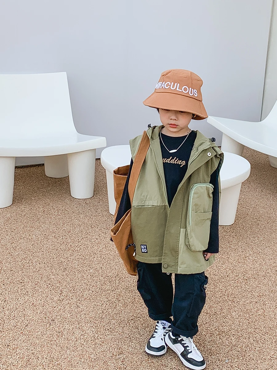 Children's Clothing Boys' Spring Overalls Vest 2022 New Spring Outfit Jacket Coat Trendy Autumn Fried Street Outer Wear
Children's Clothing Boys' Spring Overalls Vest 2022 New Spring Outfit Jacket Coat Trendy Autumn Fried Street Outer Wear