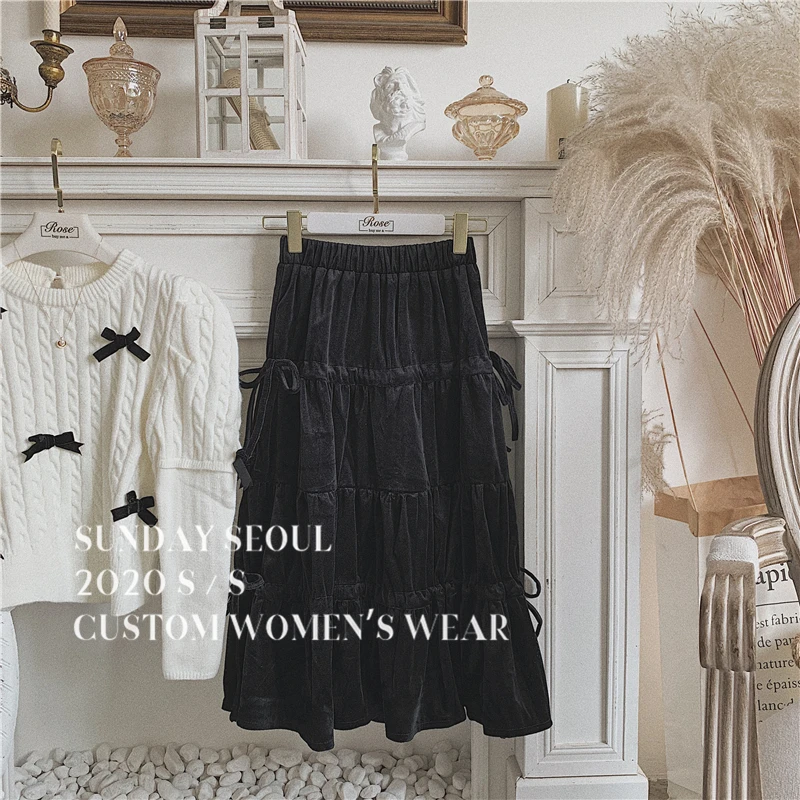 New Hepburn wind restoring ancient ways is black velvet bow with high waist and bust skirt girl
New Hepburn wind restoring ancient ways is black velvet bow with high waist and bust skirt girl