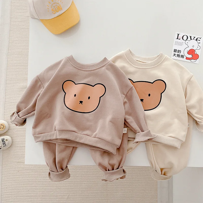 2022 Baby Cartoon Long Sleeve Casual Clothes Set Children Print Bear Sweatshirt + Pants 2pcs Suit Boys Girls Pullover Outfits
2022 Baby Cartoon Long Sleeve Casual Clothes Set Children Print Bear Sweatshirt + Pants 2pcs Suit Boys Girls Pullover Outfits