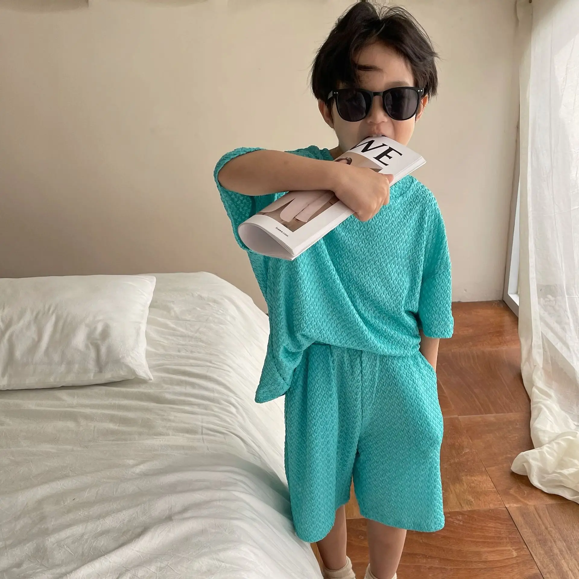 2022 Summer New Unisex Clothing Kit Korean Children's Clothing Cool Home Clothes T-shirt Shorts Set Wholesale Clothing
2022 Summer New Unisex Clothing Kit Korean Children's Clothing Cool Home Clothes T-shirt Shorts Set Wholesale Clothing