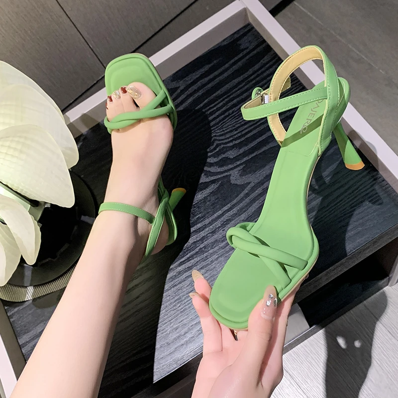 Design Sense Green Simple Sandals Women's Summer New Cross Thin Open Toe High Heels with A Thin Line Belt Womens Shoes
Design Sense Green Simple Sandals Women's Summer New Cross Thin Open Toe High Heels with A Thin Line Belt Womens Shoes