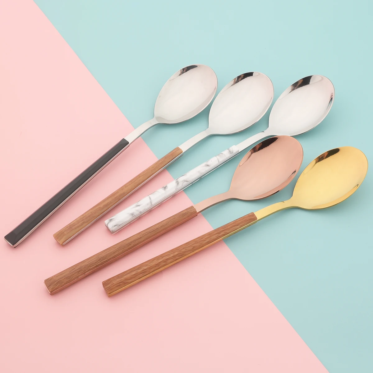 Набор столовых приборов из нержавеющей стали с ложкой и деревянной ручкой, 6 шт. 
Набор столовых приборов из нержавеющей стали с ложкой и деревянной ручкой, 6 шт.