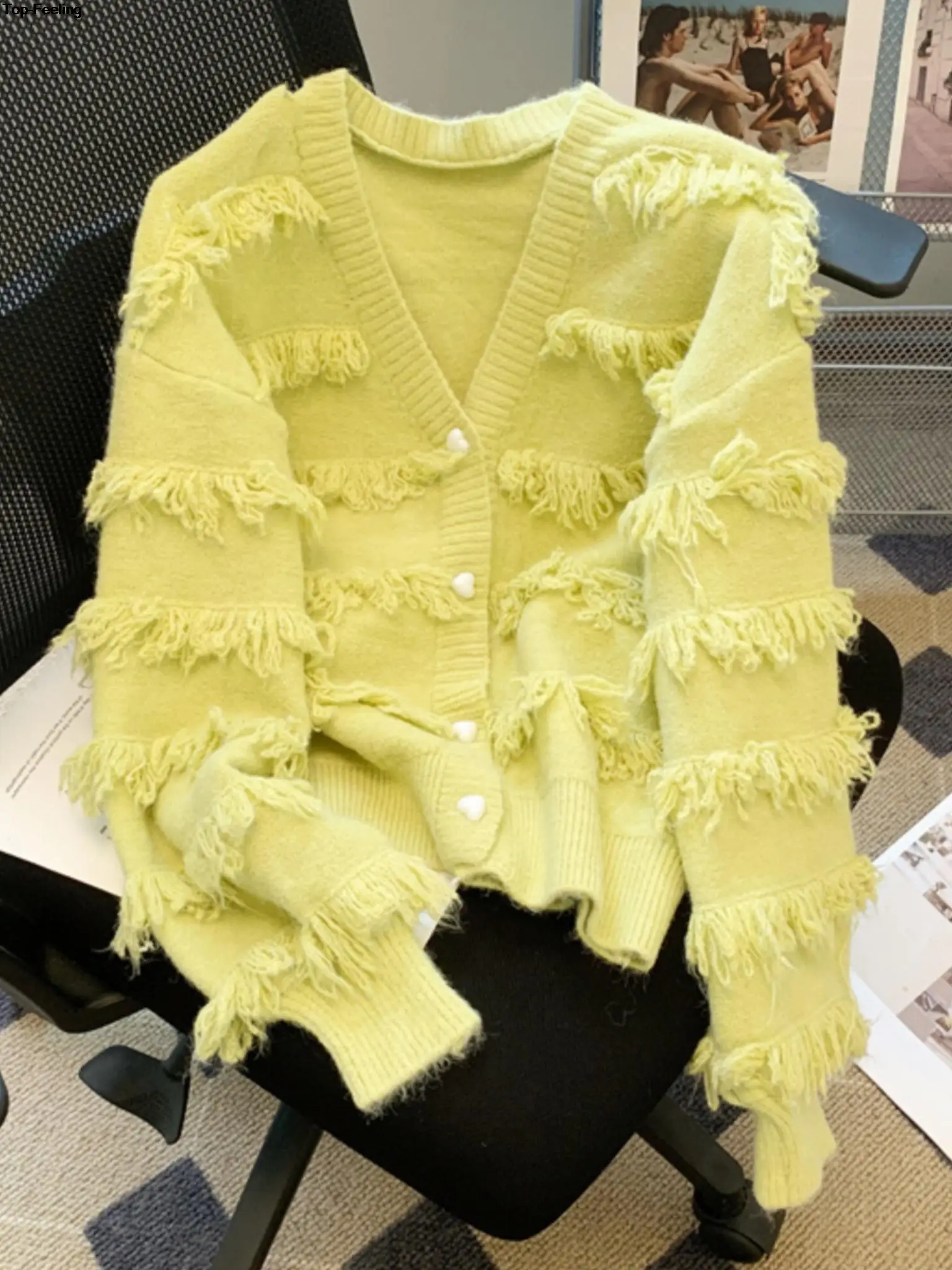 Autumn Winter New Women Knitted Cardigans Chic V-neck Single Breasted Sweater Jacket Soft Short Coat Female Casual Clothes
Autumn Winter New Women Knitted Cardigans Chic V-neck Single Breasted Sweater Jacket Soft Short Coat Female Casual Clothes