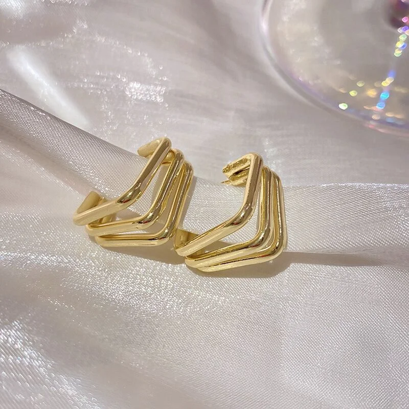 New Fashion Personality C-Shaped Stud Earrings Personality Multilayer Square Women Earrings Party Birthday Gift Charm Jewelry
New Fashion Personality C-Shaped Stud Earrings Personality Multilayer Square Women Earrings Party Birthday Gift Charm Jewelry