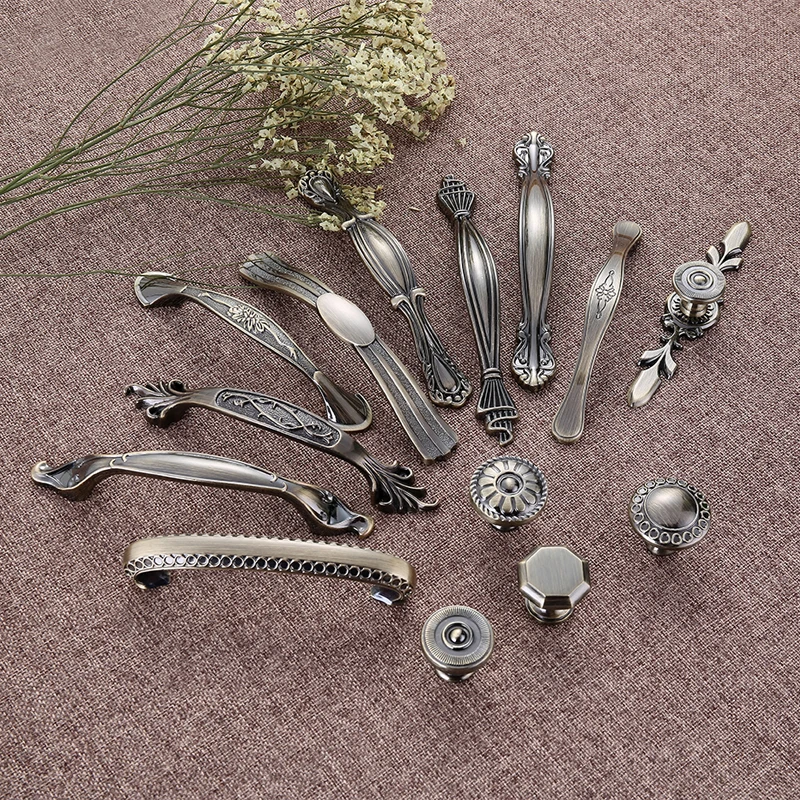European Zinc Alloy Green Bronze Cabinet Handles Door Pulls Drawer Knobs Kitchen Cupboard Handles Furniture Handle Hardware
European Zinc Alloy Green Bronze Cabinet Handles Door Pulls Drawer Knobs Kitchen Cupboard Handles Furniture Handle Hardware