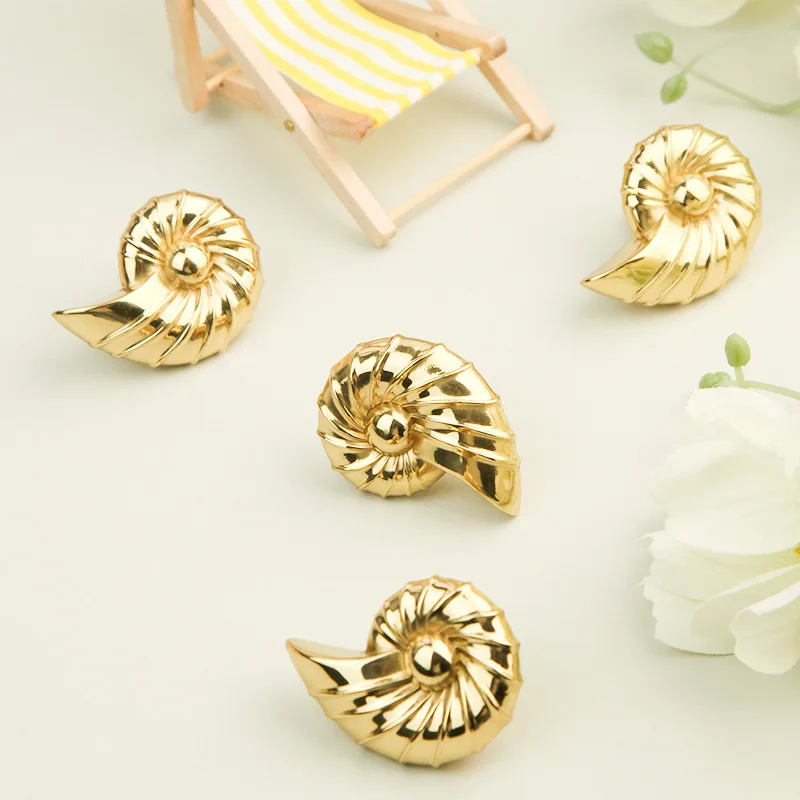 New Conch Design Knob Light Luxury Brass Handle of Furniture Creative Wardrobe Drawer Kitchen Cabinet Door Handles Hardware
New Conch Design Knob Light Luxury Brass Handle of Furniture Creative Wardrobe Drawer Kitchen Cabinet Door Handles Hardware