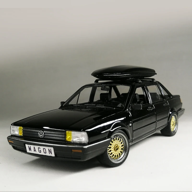 Welly Original Diecast 1/24 Scale Volkswagen Car Model VW Santana POLO Stance STANCE Classic Collection Toys Car Gift for Boys
Welly Original Diecast 1/24 Scale Volkswagen Car Model VW Santana POLO Stance STANCE Classic Collection Toys Car Gift for Boys