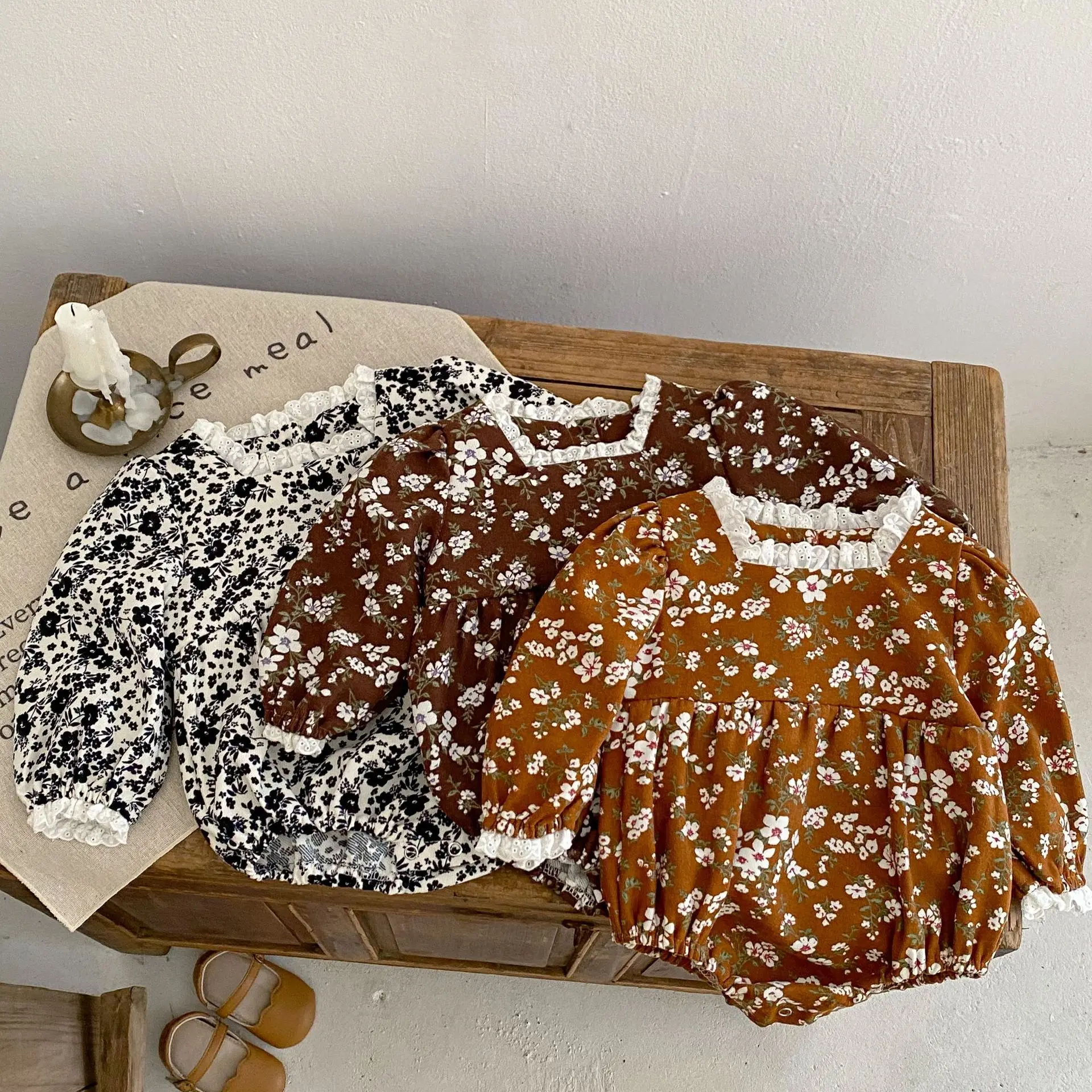 0-2y Baby Girl Retro Floral Square Collar Bodysuit Autumn New Arrival Long Sleeves Loose Cotton Jumpsuit Girls Fashion Clothes
0-2y Baby Girl Retro Floral Square Collar Bodysuit Autumn New Arrival Long Sleeves Loose Cotton Jumpsuit Girls Fashion Clothes