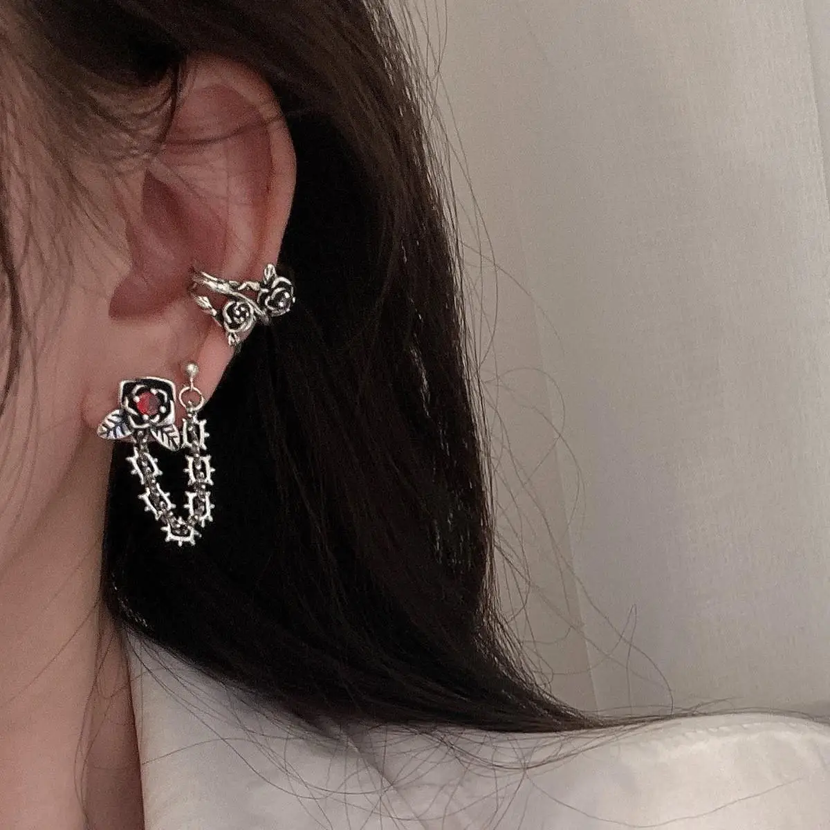 Vintage Zircon Rose Flower Earrings For Women Stainless Steel Ear Clip Stud Earring Fashion Jewelry Party Gift серьги женские
Vintage Zircon Rose Flower Earrings For Women Stainless Steel Ear Clip Stud Earring Fashion Jewelry Party Gift серьги женские