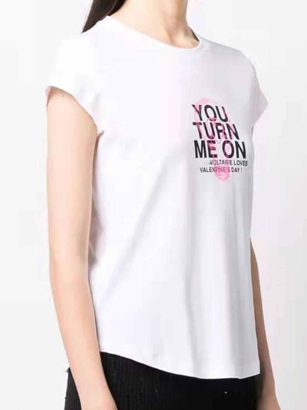 2022 Summer Fashion Women's Clothing Letter Light Bulb Print Curved Hem T-shirt Slim Cotton Casual Tshirt Love Valentine Tops
2022 Summer Fashion Women's Clothing Letter Light Bulb Print Curved Hem T-shirt Slim Cotton Casual Tshirt Love Valentine Tops