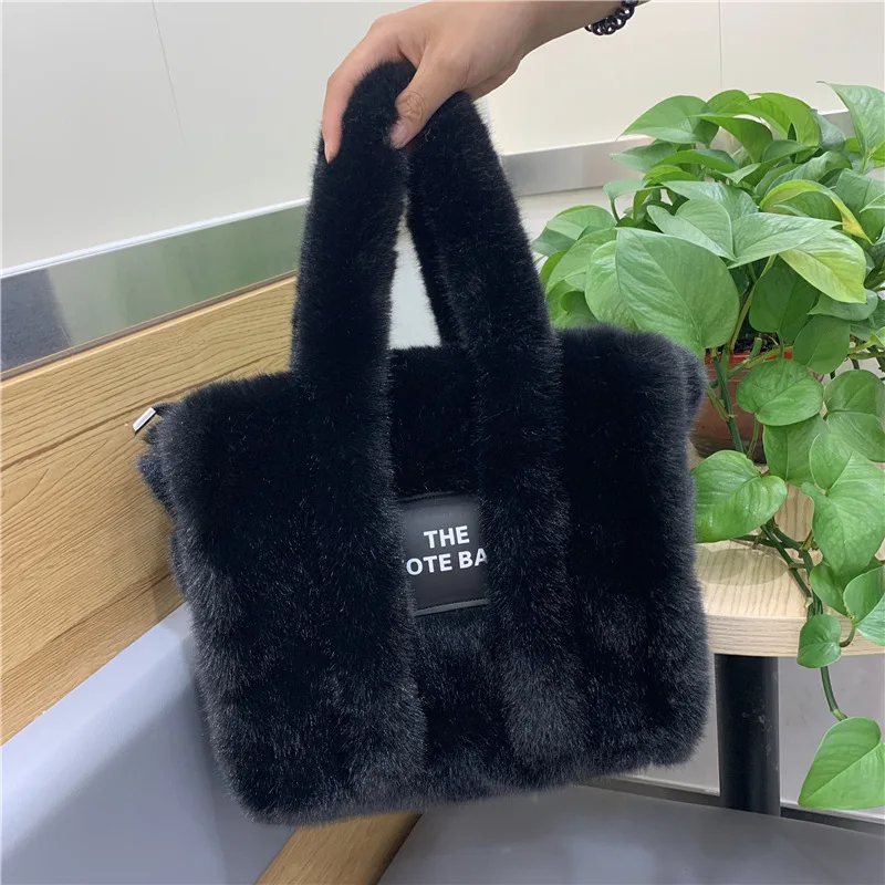 Casual Faux Fur Handbag For Women 2022 Soft Plush Shoulder Bags Female Large Capacity Shopper Bag Winter Warm Fluffy Totes
Casual Faux Fur Handbag For Women 2022 Soft Plush Shoulder Bags Female Large Capacity Shopper Bag Winter Warm Fluffy Totes