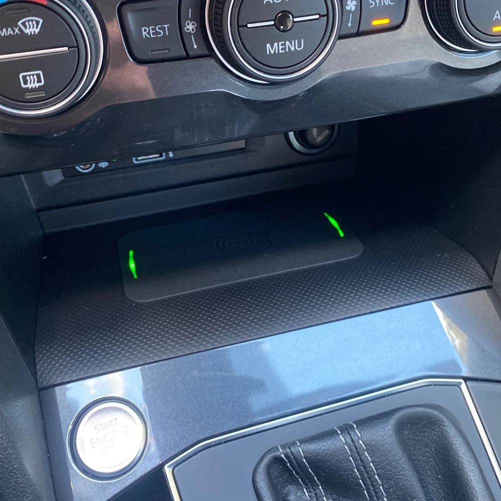 Qi charge Phone charger For Volkswagen Tiguan MK2 Allspace Tharu 2017 2018 2019 2020 2021 wireless charging mat mobile holder
Qi charge Phone charger For Volkswagen Tiguan MK2 Allspace Tharu 2017 2018 2019 2020 2021 wireless charging mat mobile holder