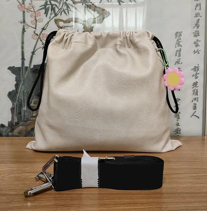 2022 spanish women nylon crossbody bag messenger bolsos women backpacks shopper bags for women handbags shoulder bag nylon bags
2022 spanish women nylon crossbody bag messenger bolsos women backpacks shopper bags for women handbags shoulder bag nylon bags