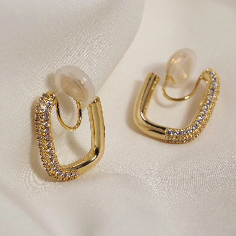2022 Classic ALloy Metal Square Rhinestone Hoop mosquito coil clip Earrings for Woman Non Pierced Temperament Girl's Daily Wear
2022 Classic ALloy Metal Square Rhinestone Hoop mosquito coil clip Earrings for Woman Non Pierced Temperament Girl's Daily Wear