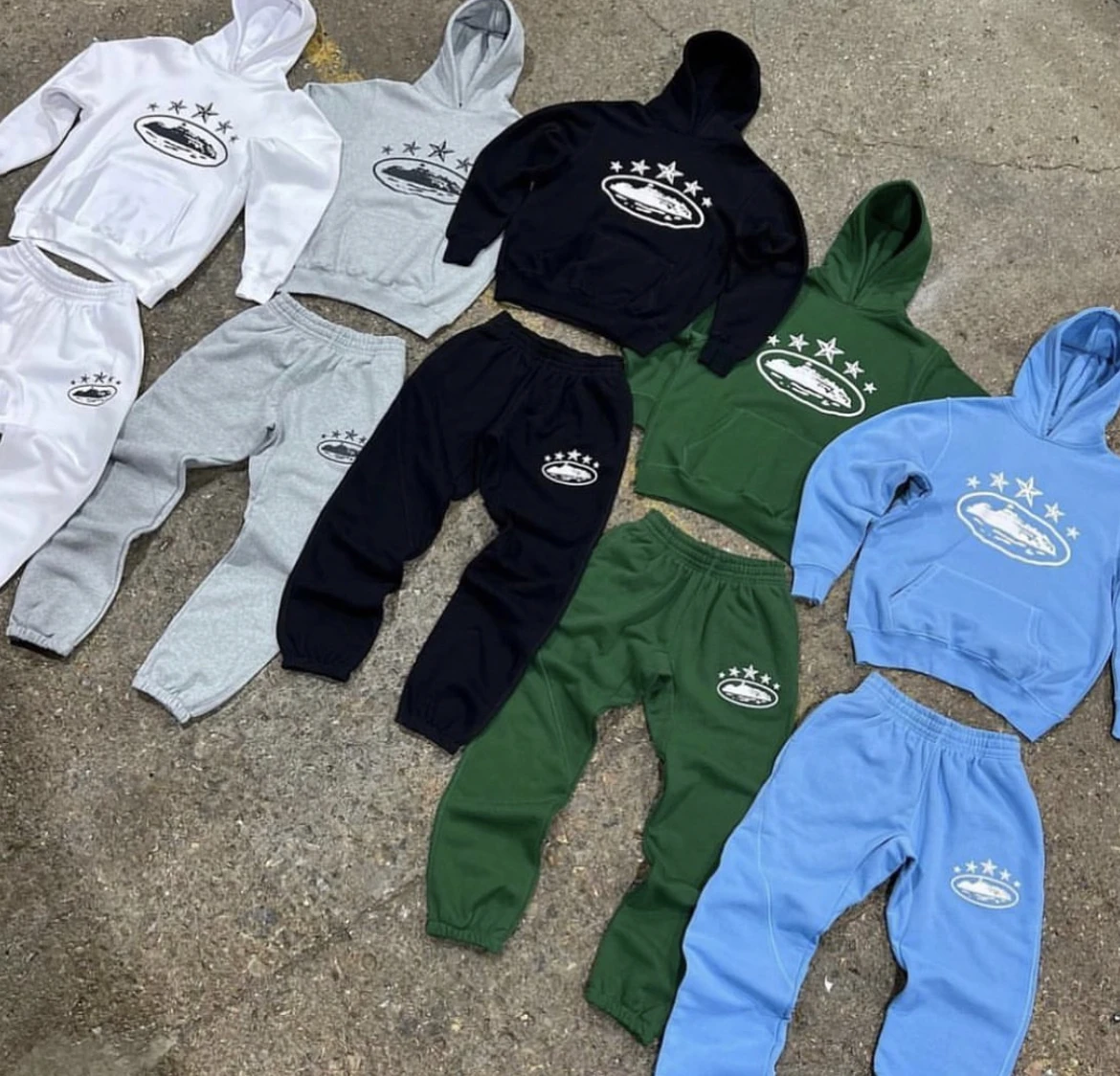 CRTZ Tracksuit Hoodie Suits For Sweater Men's Trousers Leisure Sports Set Men's Two-piece Set Male Fashion Drill Autumn Winter
CRTZ Tracksuit Hoodie Suits For Sweater Men's Trousers Leisure Sports Set Men's Two-piece Set Male Fashion Drill Autumn Winter