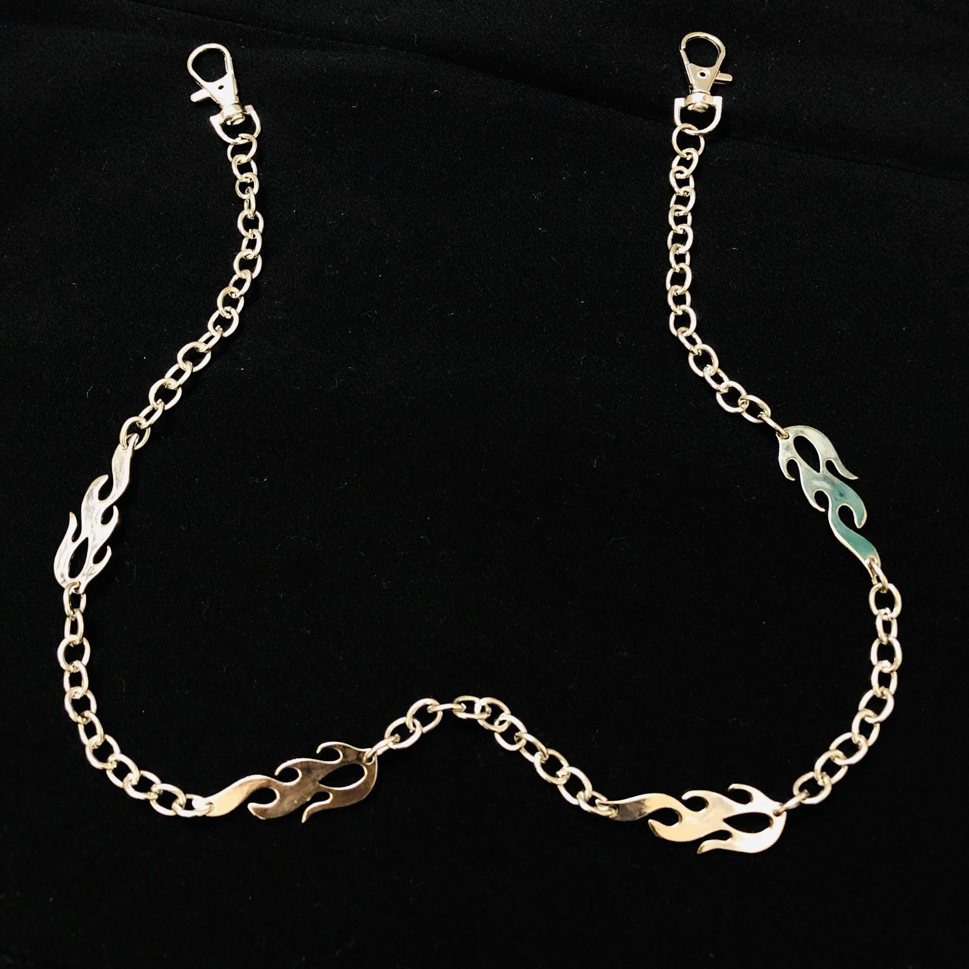 European and American Fashion Hip-hop Punk Silver Color Chain Belt Phants Zipper Cool Long Wallet Chain Disco Dark Series
European and American Fashion Hip-hop Punk Silver Color Chain Belt Phants Zipper Cool Long Wallet Chain Disco Dark Series