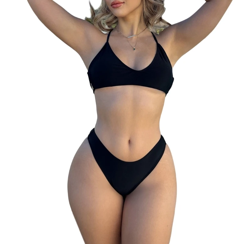 Женский комплект бикини с чашками пуш-ап и высоким вырезом
Женский комплект бикини с чашками пуш-ап и высоким вырезом