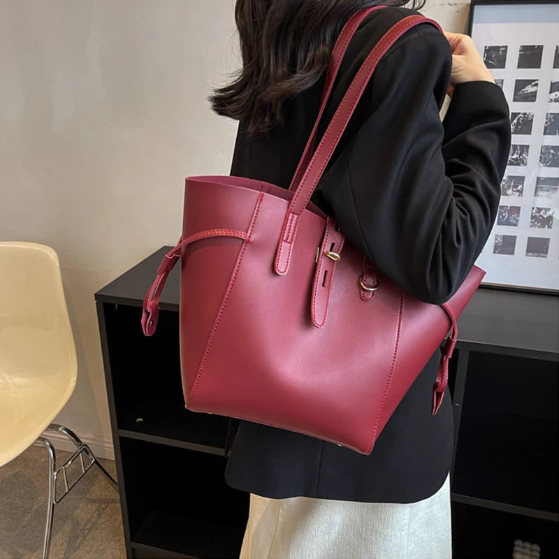 Красная Свадебная сумка для женщин, новинка 2022, вместительная Свадебная сумка для невесты, Портативная Сумка-тоут для поездок, сумка-мешок
Красная Свадебная сумка для женщин, новинка 2022, вместительная Свадебная сумка для невесты, Портативная Сумка-тоут для поездок, сумка-мешок