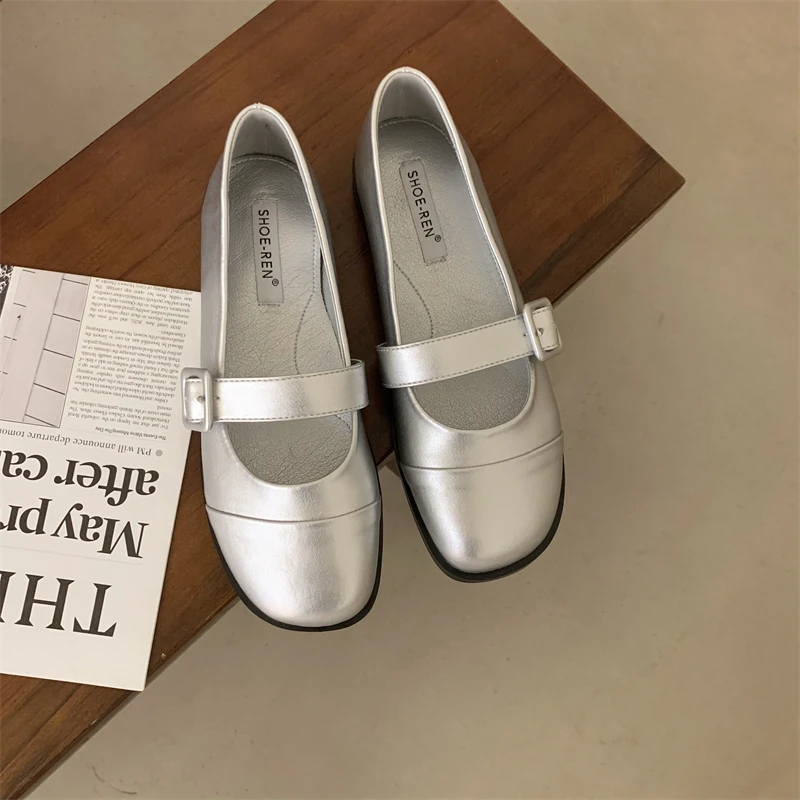 2022 NEW Autumn Korean Version Thick Heel Flat Round Toe Low Heel Pumps One Word Buckle Single Shoes Women's Autumn Zapatos
2022 NEW Autumn Korean Version Thick Heel Flat Round Toe Low Heel Pumps One Word Buckle Single Shoes Women's Autumn Zapatos