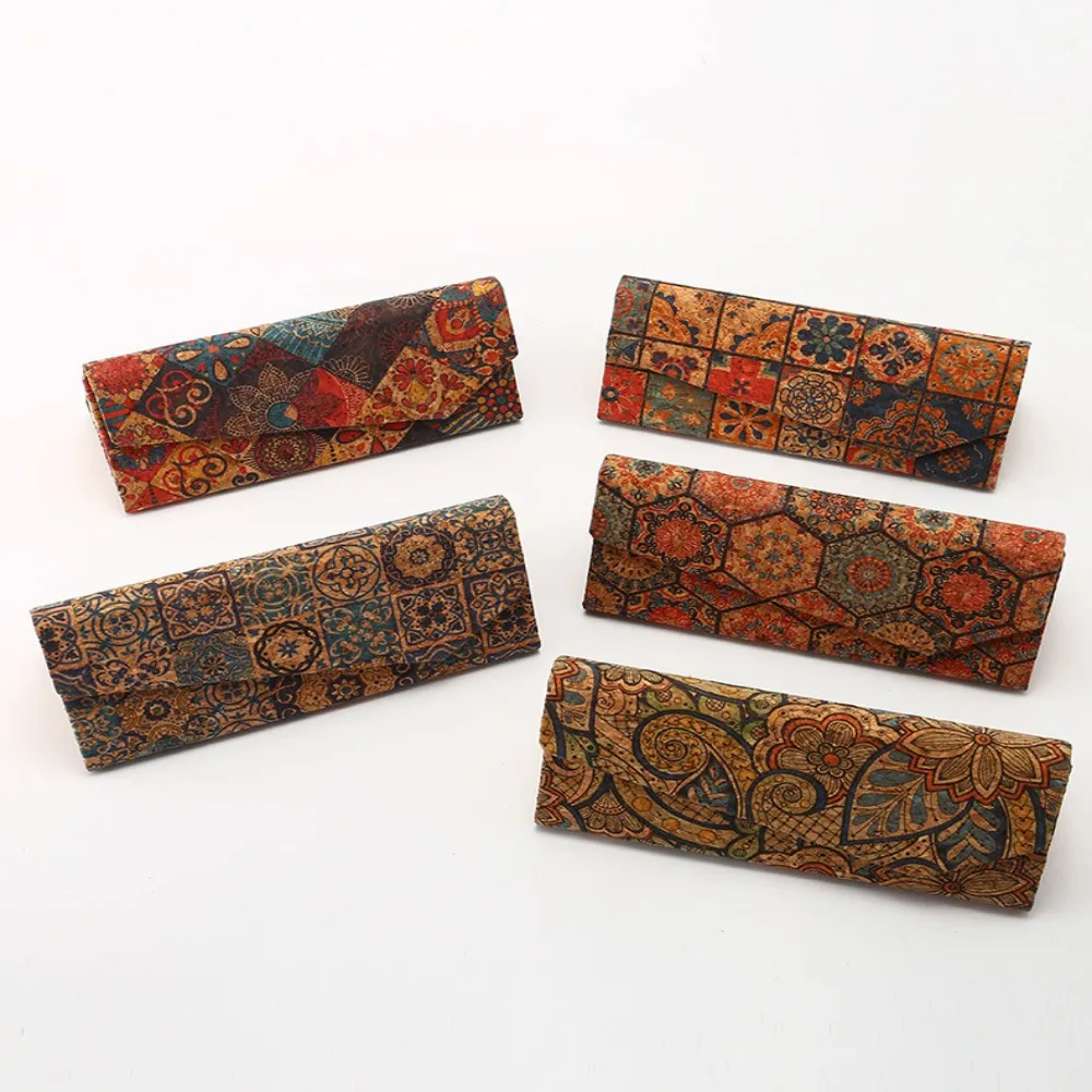 Personalit Totem Portable Random Style Storage Box Folding Triangle Glasses Case Glasses Box Sunglasses Box
Personalit Totem Portable Random Style Storage Box Folding Triangle Glasses Case Glasses Box Sunglasses Box