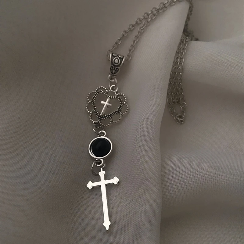 Gothic Heart Cross Necklace Vintage Hollow Heart Cross Pendant Necklace Clavicle Chain Necklace for Women Punk Goth Jewelry 
Gothic Heart Cross Necklace Vintage Hollow Heart Cross Pendant Necklace Clavicle Chain Necklace for Women Punk Goth Jewelry