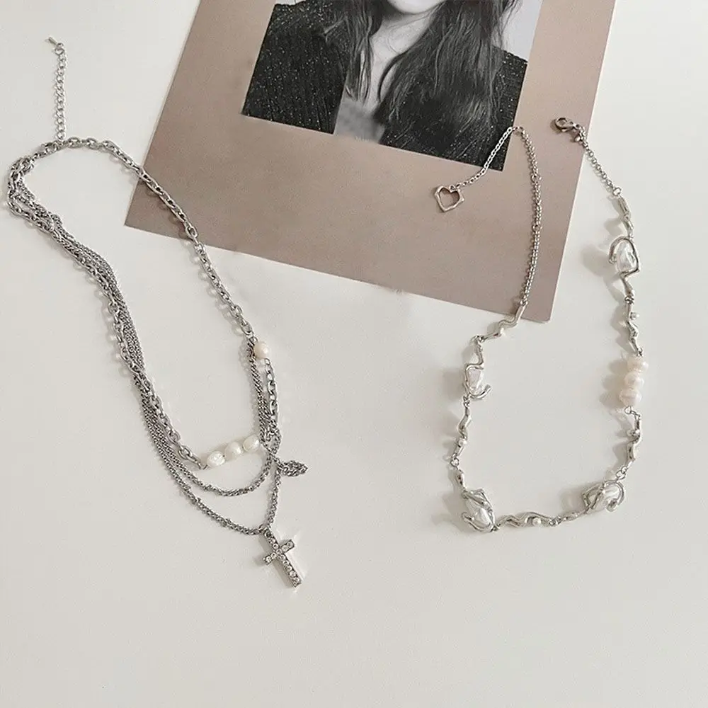 Retro Multi-layer Irregular Pearl Titanium Steel Chain Necklace Sweet Cool Rhinestone Cross Heart Pendant for Women Jewelry
Retro Multi-layer Irregular Pearl Titanium Steel Chain Necklace Sweet Cool Rhinestone Cross Heart Pendant for Women Jewelry
