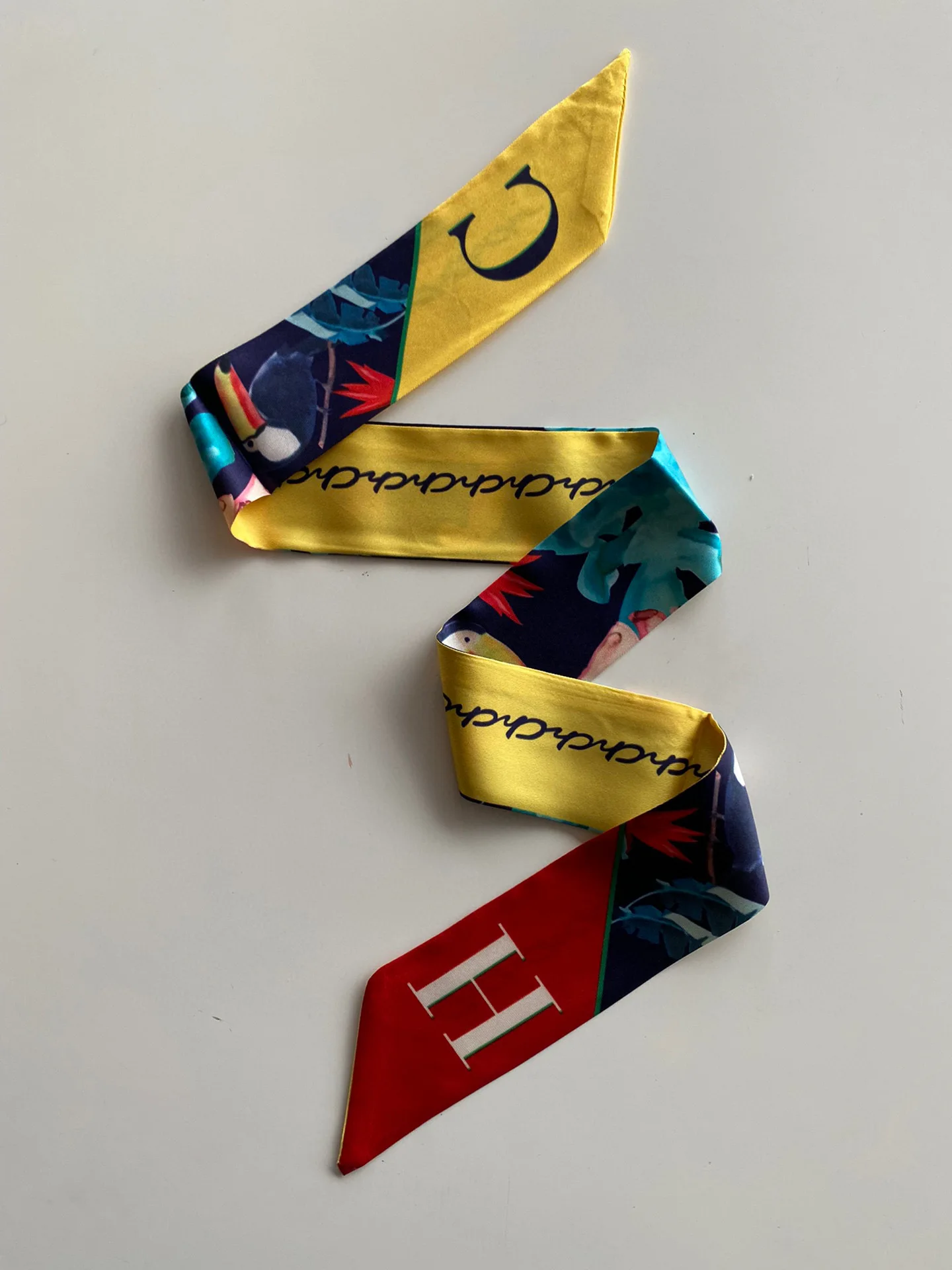 CH Brand New 100% Cotton Scarves Multicolor Logo Decorative Accessories Mask Eye Mask Head Cover Belt Bib
CH Brand New 100% Cotton Scarves Multicolor Logo Decorative Accessories Mask Eye Mask Head Cover Belt Bib