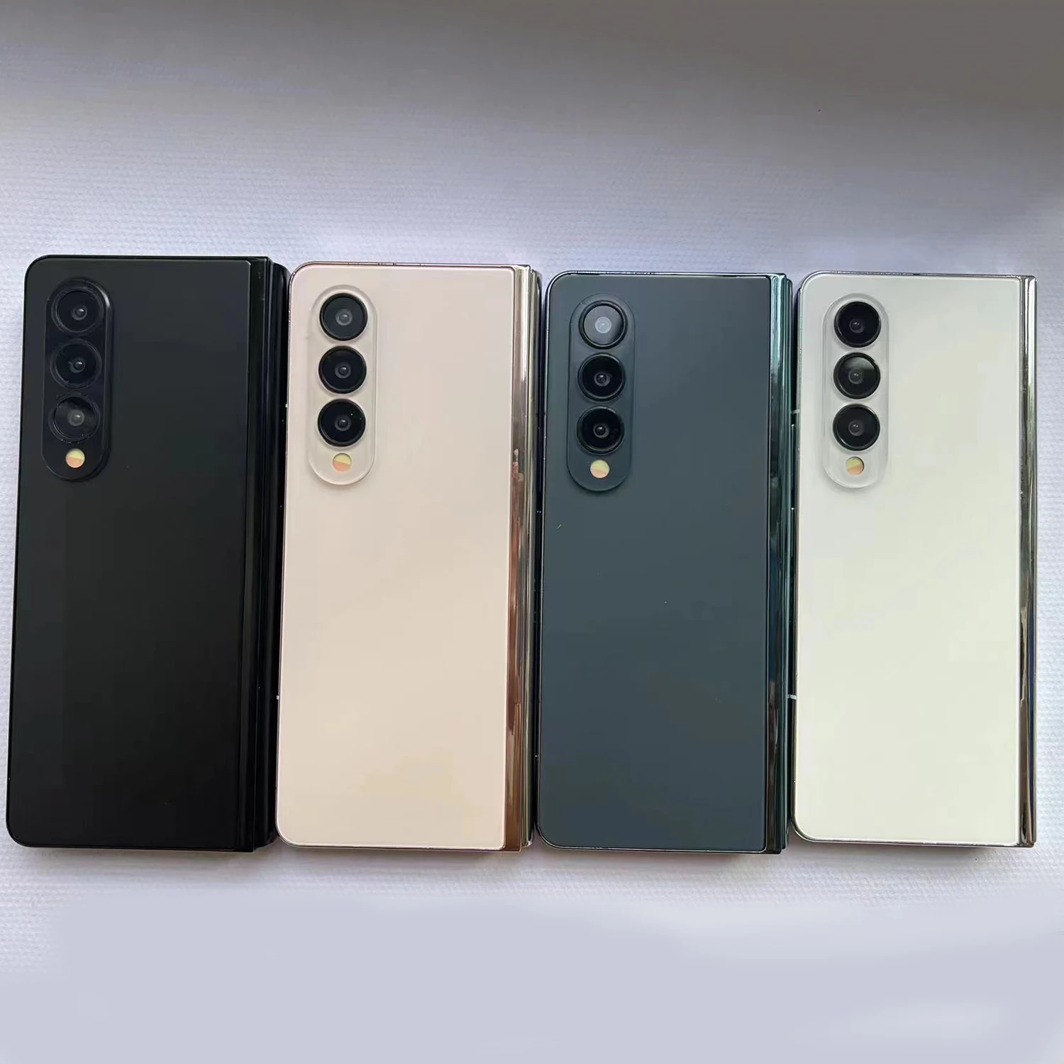 Not Working Fake Phone For Samsung Galaxy Z Fold 4 Fold4 Model Dummy Phone Replica Cell Phone Copy Shooting Counter Display Toys 
Not Working Fake Phone For Samsung Galaxy Z Fold 4 Fold4 Model Dummy Phone Replica Cell Phone Copy Shooting Counter Display Toys