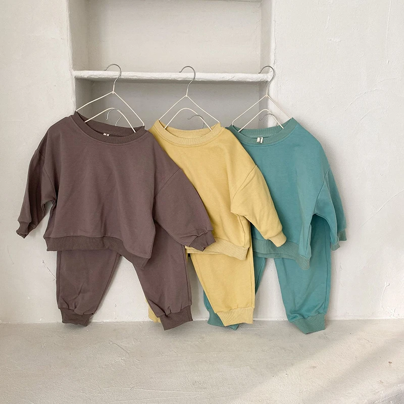 Children's Sweatshirts + Pants 2pcs Suit Spring Autumn New Korean Boys And Girls Sports Sets Casual Cotton Sweater Outfits WTC58
Children's Sweatshirts + Pants 2pcs Suit Spring Autumn New Korean Boys And Girls Sports Sets Casual Cotton Sweater Outfits WTC58
