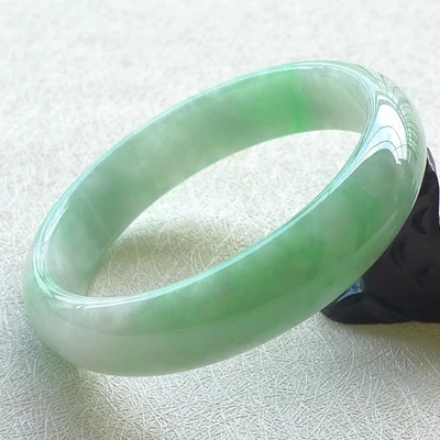 Natural light green Myanmar jade 54mm-62mm bracelet jewelry Princess bracelet the best gift for your girlfriend to your mother
Natural light green Myanmar jade 54mm-62mm bracelet jewelry Princess bracelet the best gift for your girlfriend to your mother