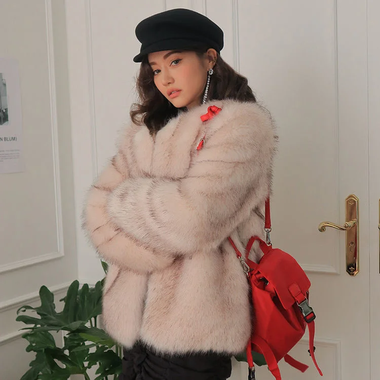 Korean Outerwear Winter New Fox Fur Coat Fashion Clothing Warm Luxury Thickened Long Sleeve Thicken Jackets
Korean Outerwear Winter New Fox Fur Coat Fashion Clothing Warm Luxury Thickened Long Sleeve Thicken Jackets