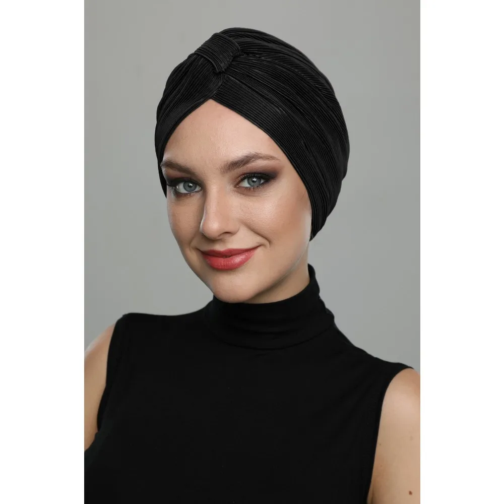 Черная бейсболка для купания с перекрестными складками и бантами
Черная бейсболка для купания с перекрестными складками и бантами