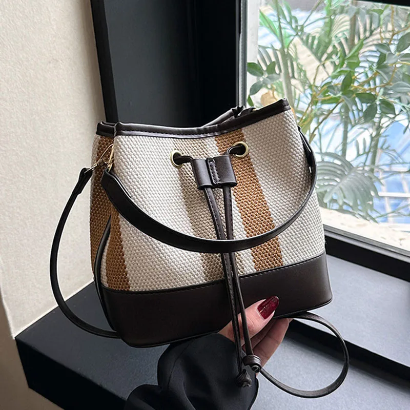 Fashion Stripe Spliced Portable Drawstring Bucket Underarm Bags Casual Shoulder Crossbody Bag Trend Contrasting Colors Handbag
Fashion Stripe Spliced Portable Drawstring Bucket Underarm Bags Casual Shoulder Crossbody Bag Trend Contrasting Colors Handbag