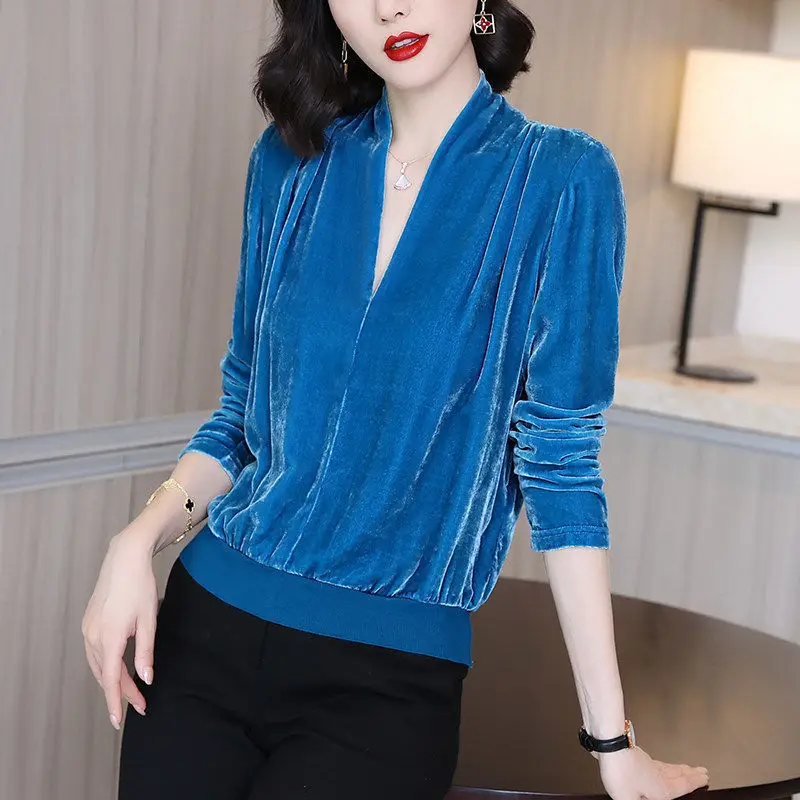 2022 autumn and winter thick gold velvet top high-end shirt fashion foreign bottoming shirt long sleeve thin small shirt female
2022 autumn and winter thick gold velvet top high-end shirt fashion foreign bottoming shirt long sleeve thin small shirt female