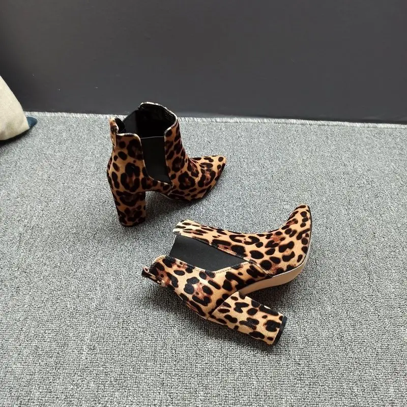 FHANCHU Fashion Leopard Flock Ankle Boots Woman,Autumn/Winter Shoes,Square High Heels Short Botas,Pointed toe,Dropshipping
FHANCHU Fashion Leopard Flock Ankle Boots Woman,Autumn/Winter Shoes,Square High Heels Short Botas,Pointed toe,Dropshipping