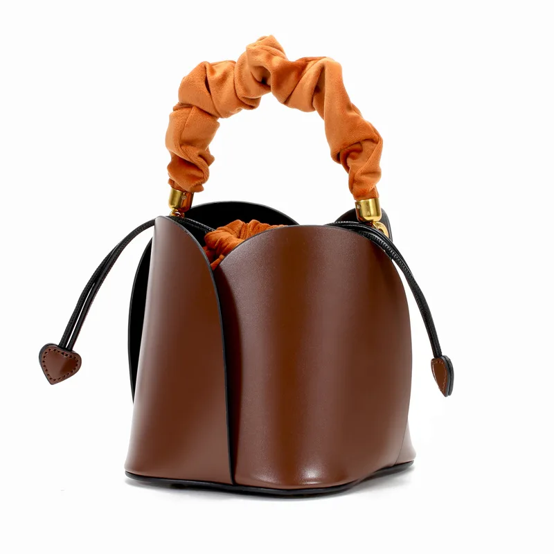 

2022 New Bag Slanting Across Women's Leather Design Single Shoulder Bag Flower Cylinder Bucket Bag Bag for Women