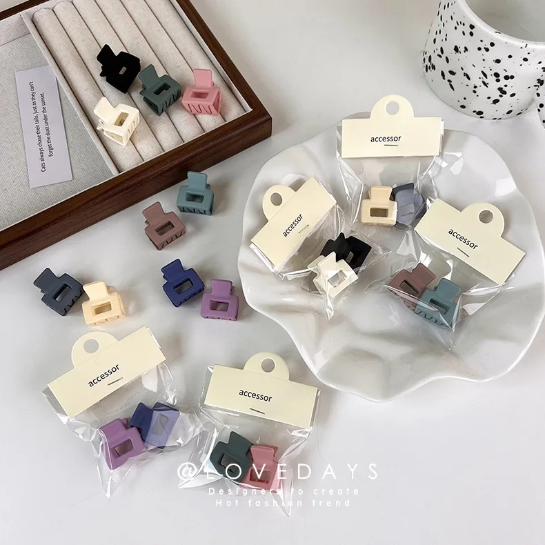 2pcs/lot Women Hair Clip Claws New Solid Sweet Hairpins Barrette Crab Hair Clips Headwear for Girls Hair Accessories
2pcs/lot Women Hair Clip Claws New Solid Sweet Hairpins Barrette Crab Hair Clips Headwear for Girls Hair Accessories
