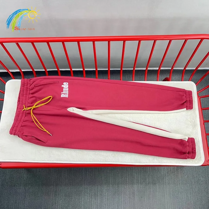 Новинка 2023 красные черные Лоскутные тренировочные брюки ревеня для мужчин и женщин из 100% хлопка тяжелая ткань с вышивкой логотипа ревеня повседневные брюки с задними карманами 
Новинка 2023 красные черные Лоскутные тренировочные брюки ревеня для мужчин и женщин из 100% хлопка тяжелая ткань с вышивкой логотипа ревеня повседневные брюки с задними карманами