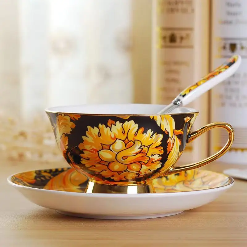European Oil Painting Style Bone China Coffee Cup And Saucer Set Hand-Painted Golden Ceramic English Black Tea Cup
European Oil Painting Style Bone China Coffee Cup And Saucer Set Hand-Painted Golden Ceramic English Black Tea Cup