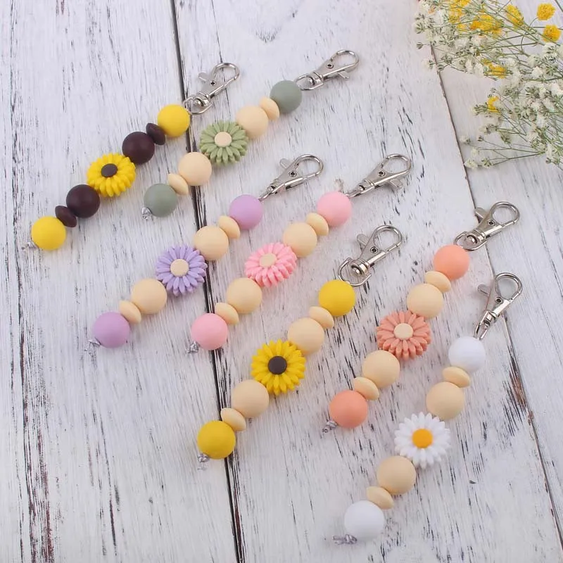 Boho Style Spring Silicone Floral Daisy Beaded Mama Keychain Bag Charm Dangle Cute Ideas Perfect Small Gift For Her Accessories
Boho Style Spring Silicone Floral Daisy Beaded Mama Keychain Bag Charm Dangle Cute Ideas Perfect Small Gift For Her Accessories