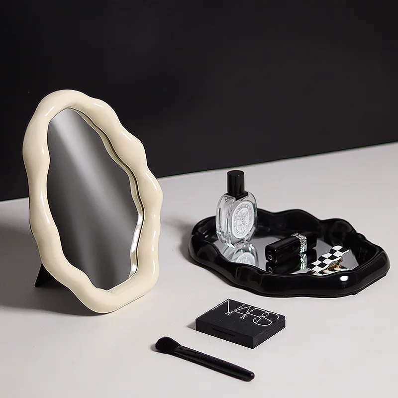 Makeup Desktop Cute Mirror Shower Hand Bath Irregular Aesthetic Mirror Vintage Antique Espejo Pared Decoration Bedroom DX50JZ
Makeup Desktop Cute Mirror Shower Hand Bath Irregular Aesthetic Mirror Vintage Antique Espejo Pared Decoration Bedroom DX50JZ